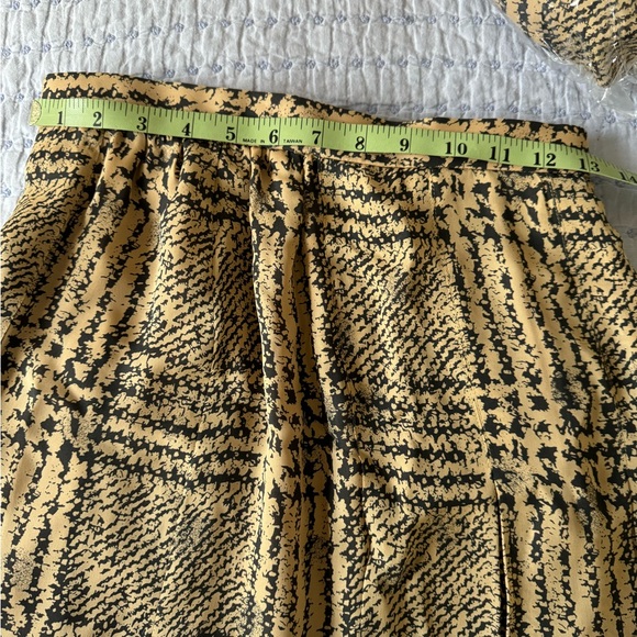 Carlisle 100%silk top and skirt - Picture 12 of 13